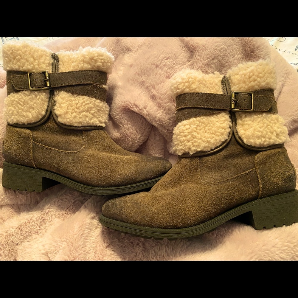 Uggs Size 8 - image 1